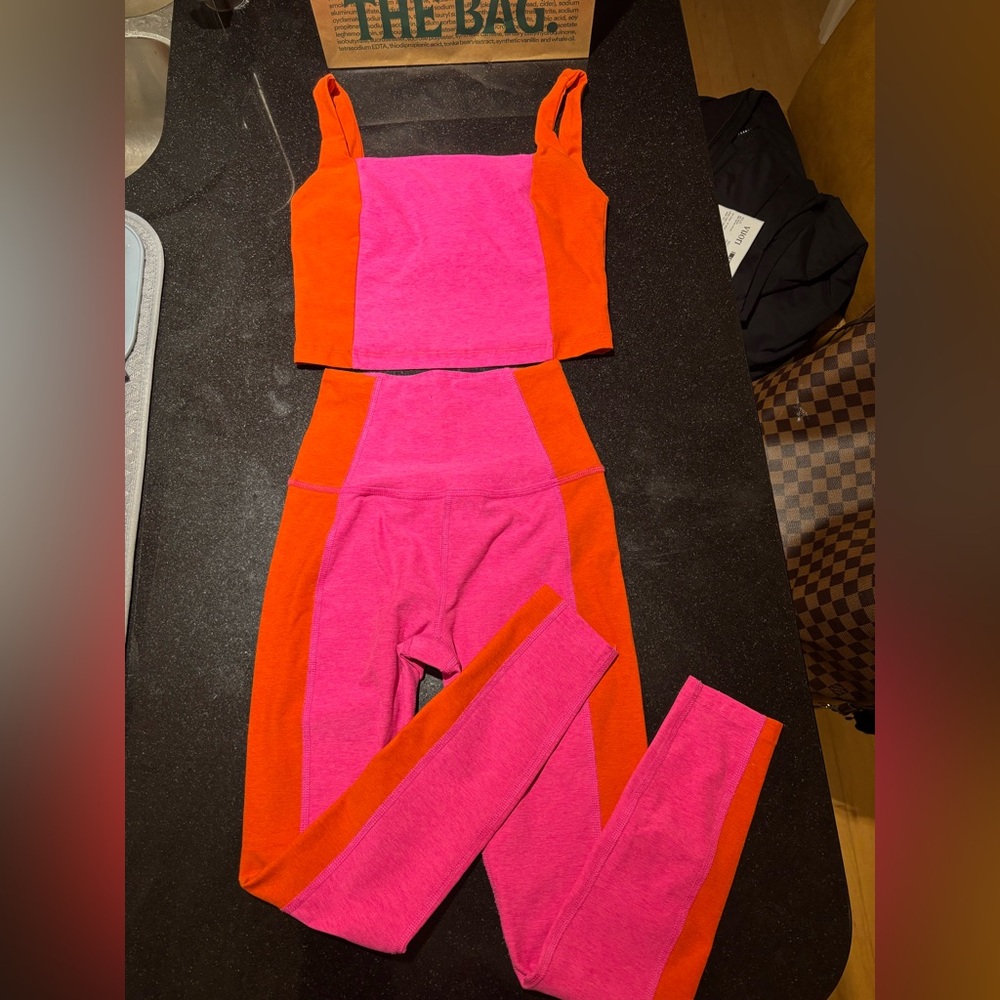Beyond Yoga hot pink/orange set - sz small